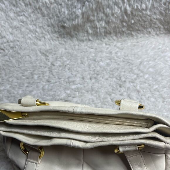 Vintage Wilson Leather 1899 Beige soft leather small shoulder bag. - Picture 10 of 16